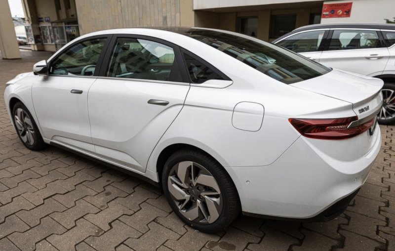 Кроссовер Geely Coolray