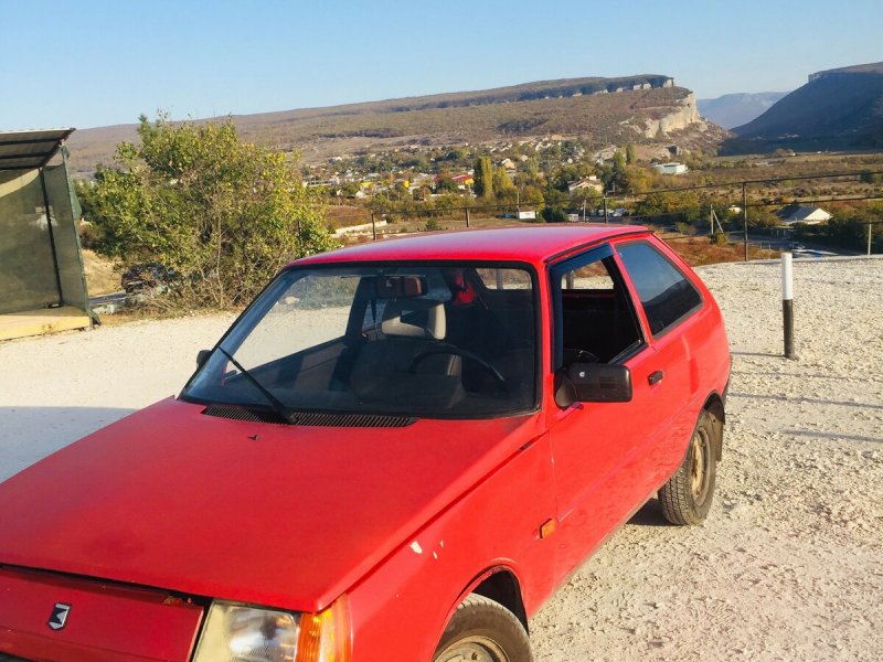 ЗАЗ 1102 Таврия красная