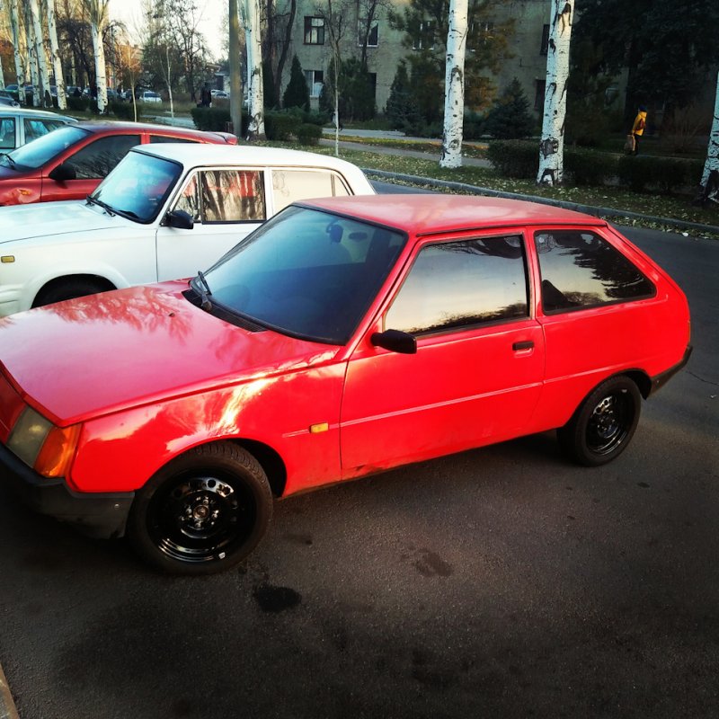 Таврия 1102 красная