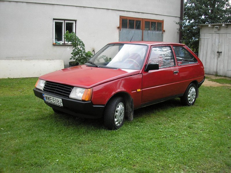 ЗАЗ Таврия и девушки