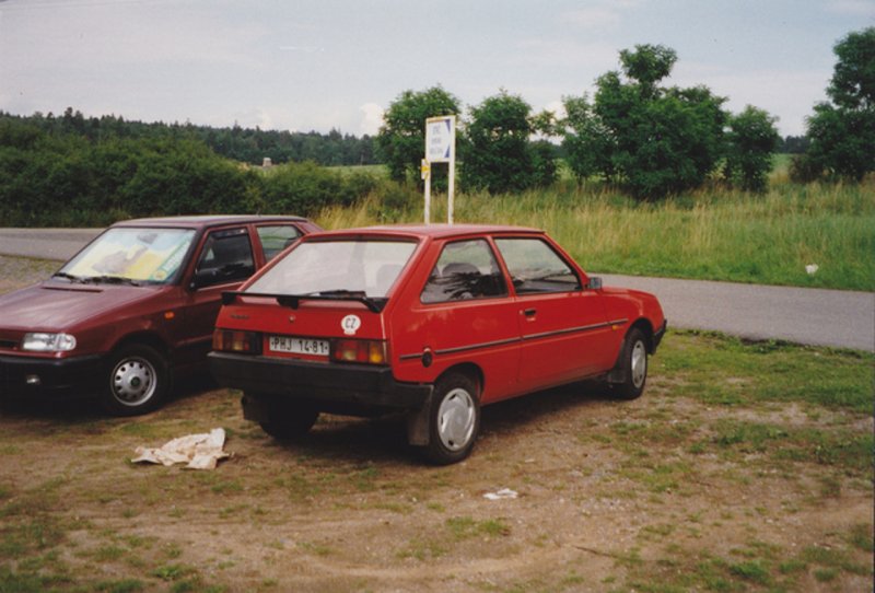 ЗАЗ 1102 Таврия красная
