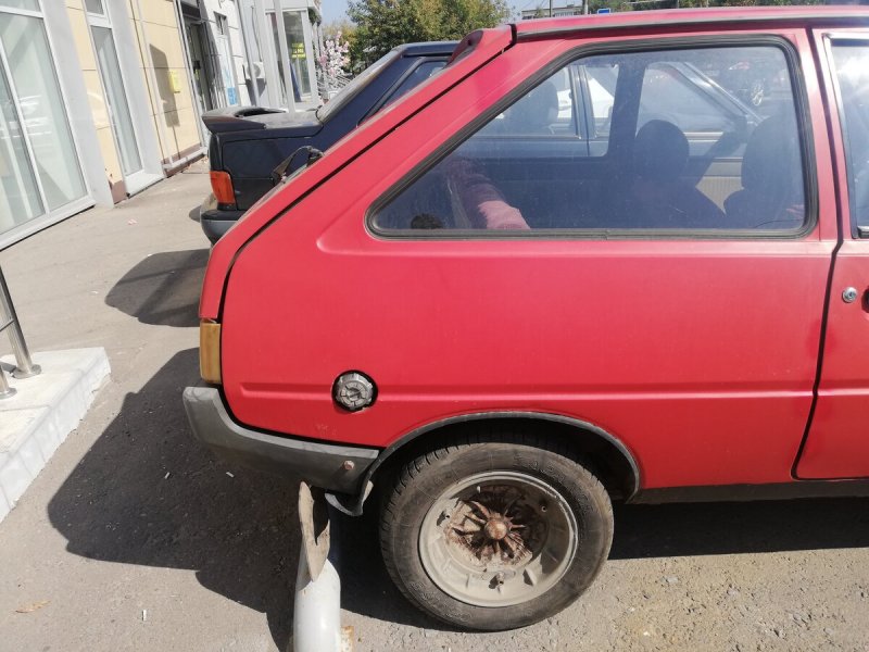 ЗАЗ-1102 Таврия сзади