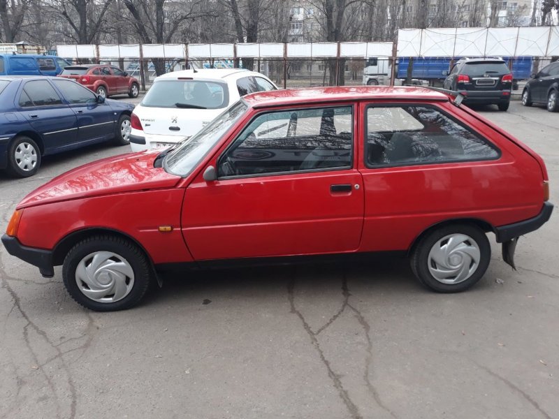 ЗАЗ Таврия вид сзади