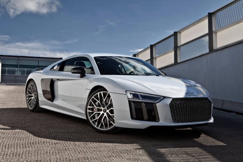 Ауди r8 v10 Plus 2019