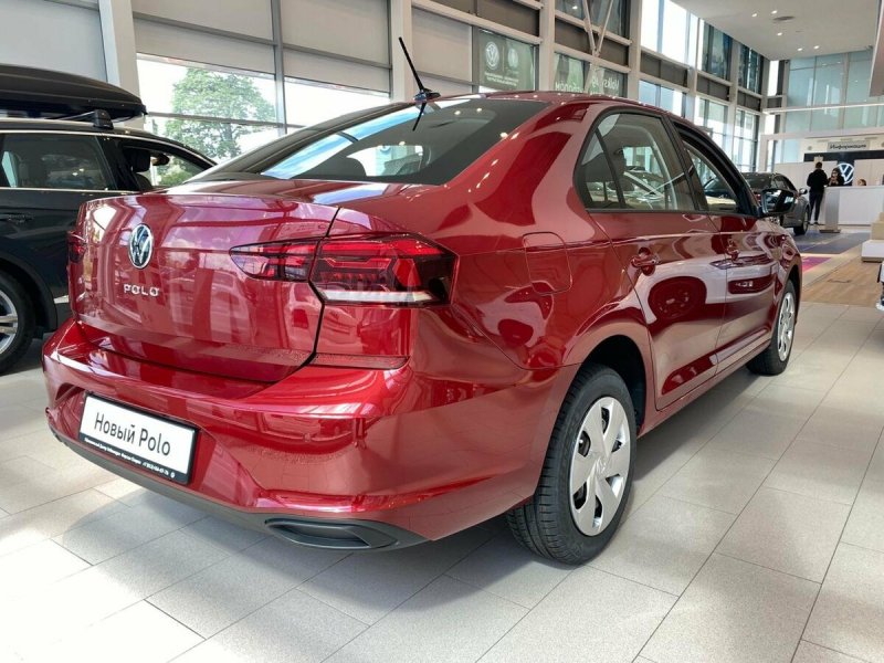 VW Polo 2021 красный