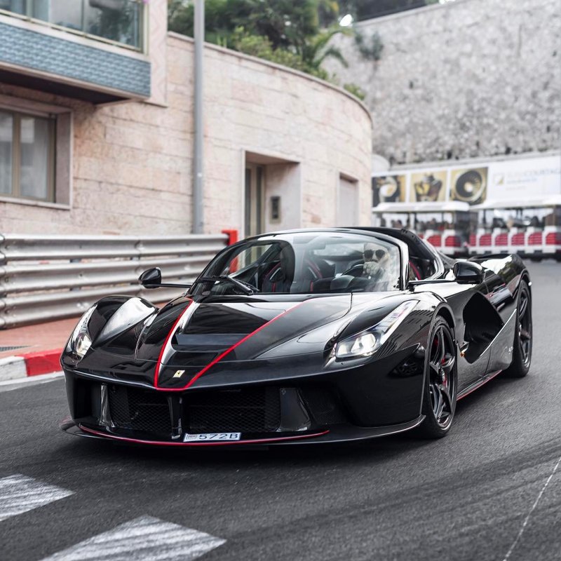 Ferrari LAFERRARI Black