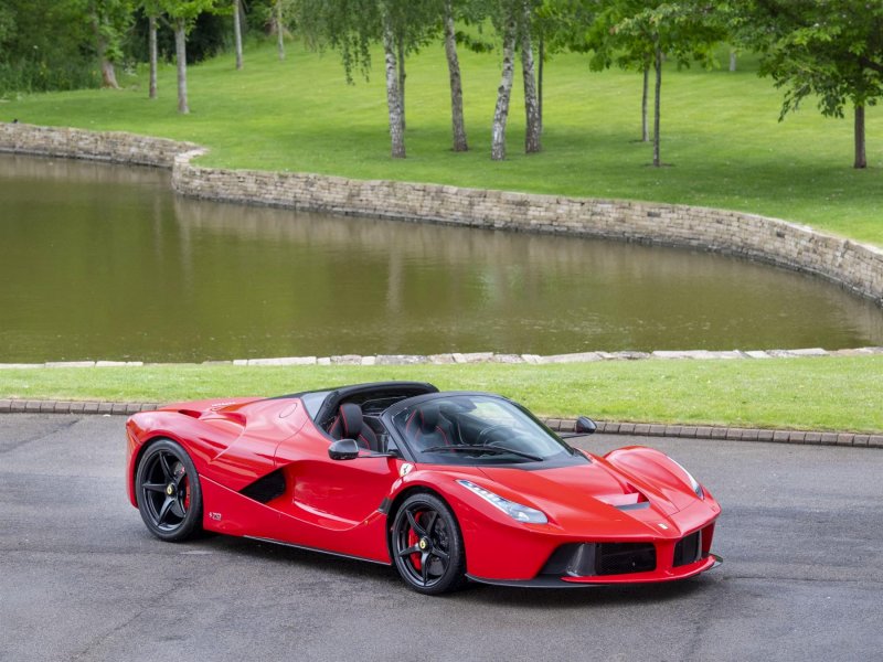 Ferrari LAFERRARI aperta House