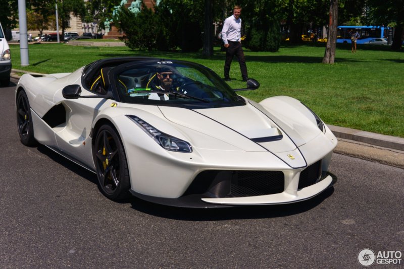 Ferrari LAFERRARI aperta белый