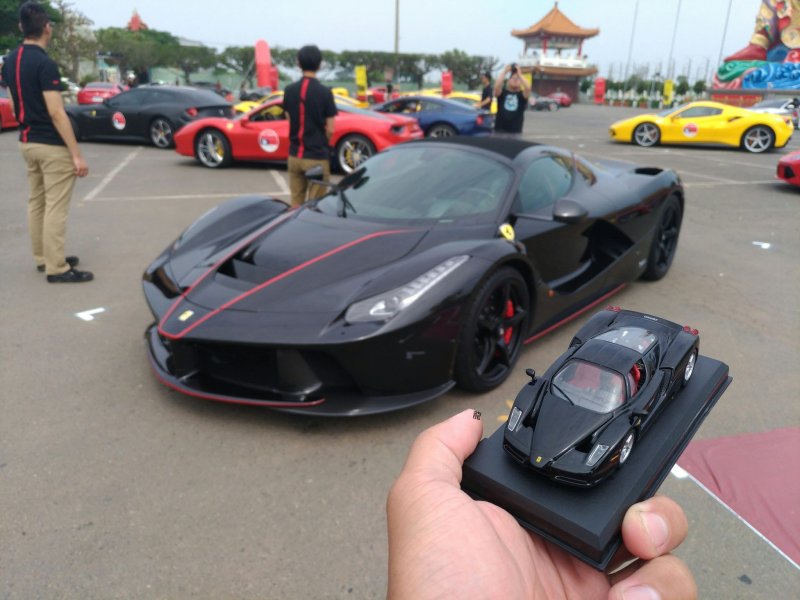 Ferrari LAFERRARI aperta Blueprints