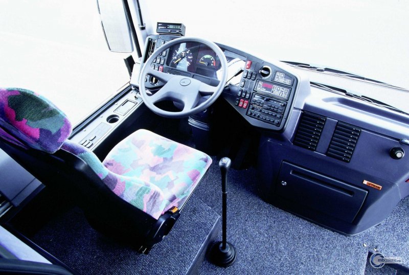 Mercedes-Benz o404 салон водителя