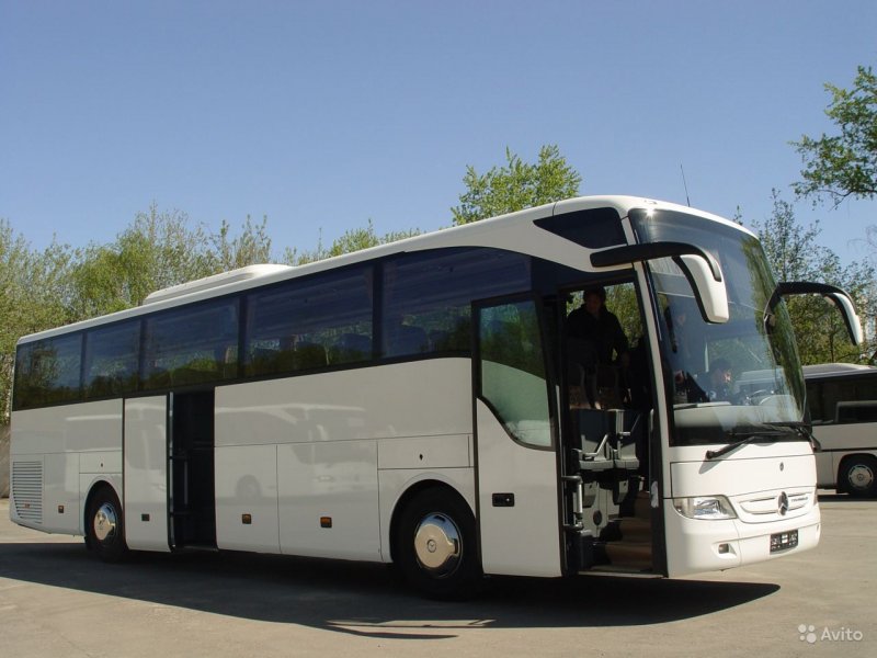 Автобус Мерседес Бенц Туризмо
