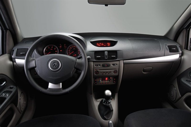 Renault symbol 2