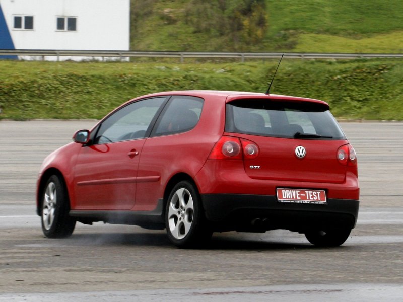 Volkswagen Golf GTI хэтчбек