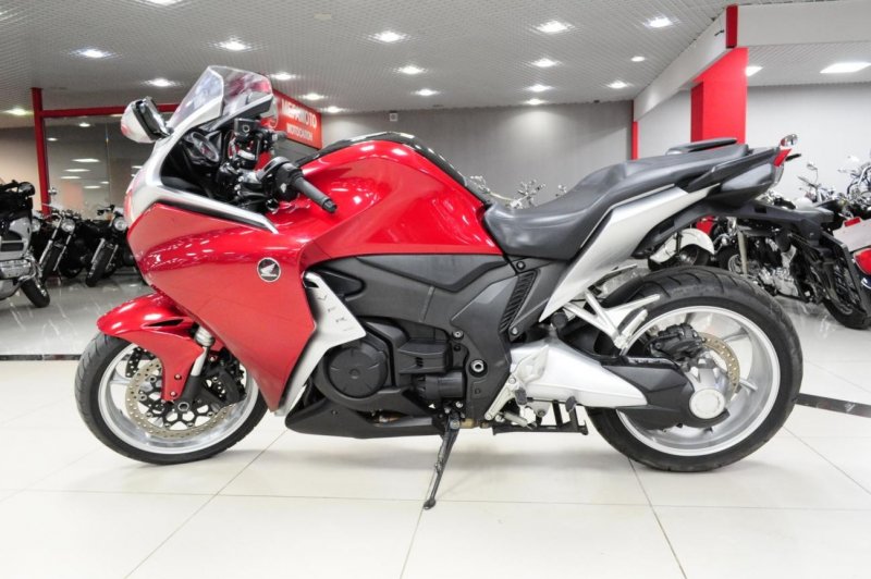 Vfr1200f черный