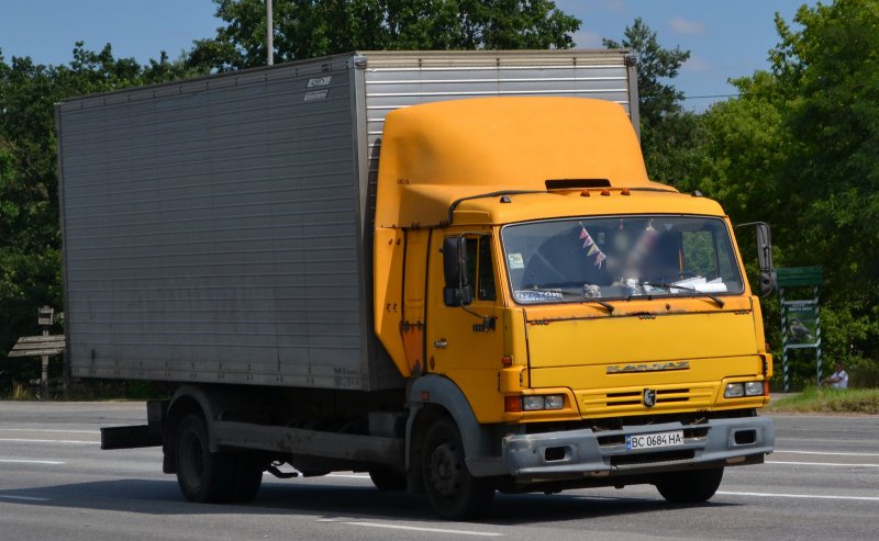 Маленький КАМАЗ 4308