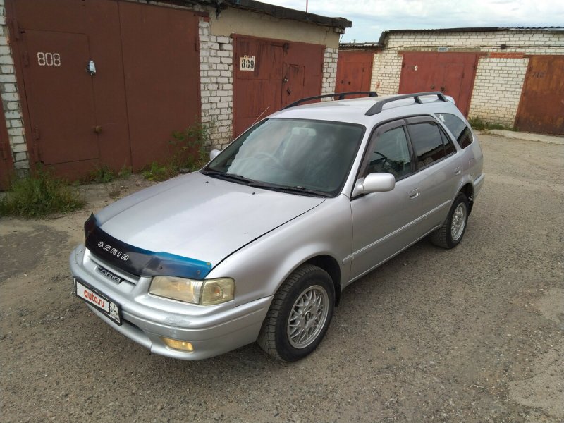 Toyota Carib 4wd красная