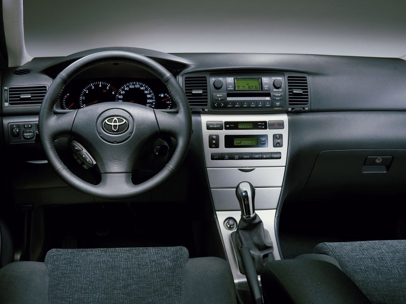 Toyota Corolla e120 салон