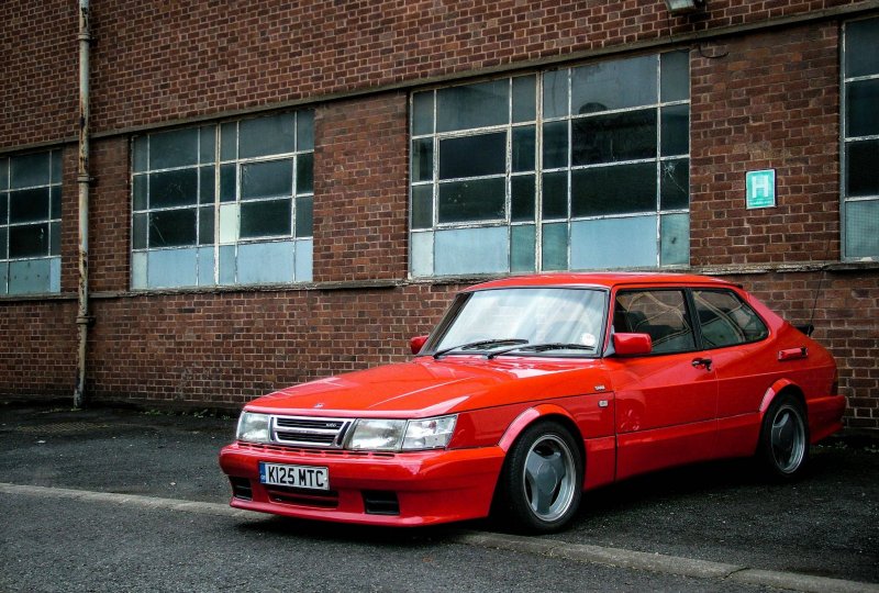 Saab 900