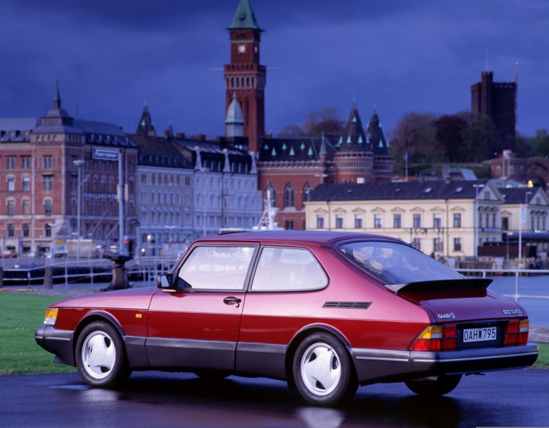 Сааб 900i