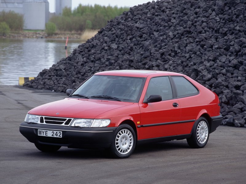 Saab 900 Coupe