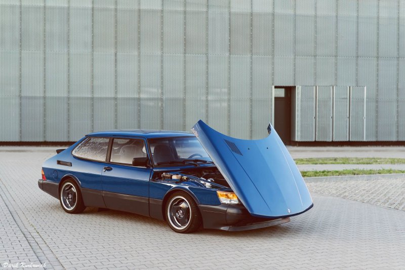 Saab 900