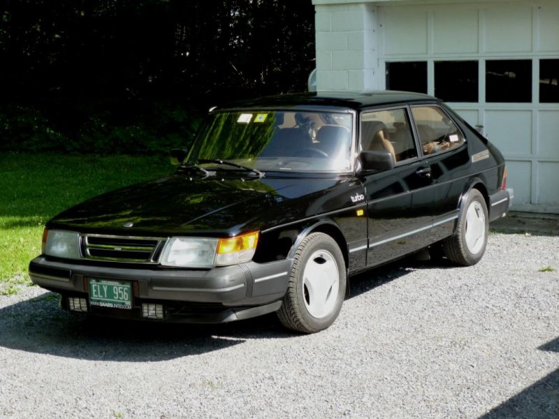 Saab 900