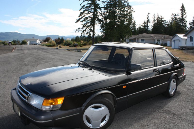 Saab 900