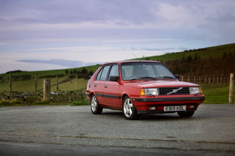Volvo 340 хэтчбек