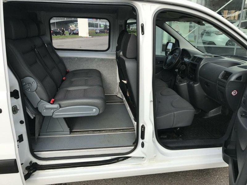 Citroen Jumpy Грузопассажирский салон
