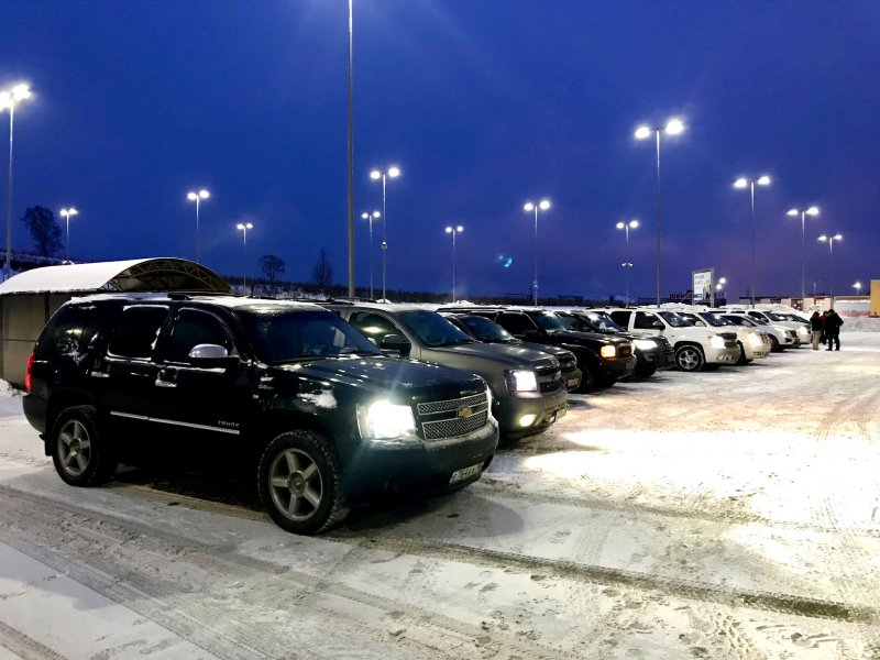 Chevrolet Tahoe бежевый