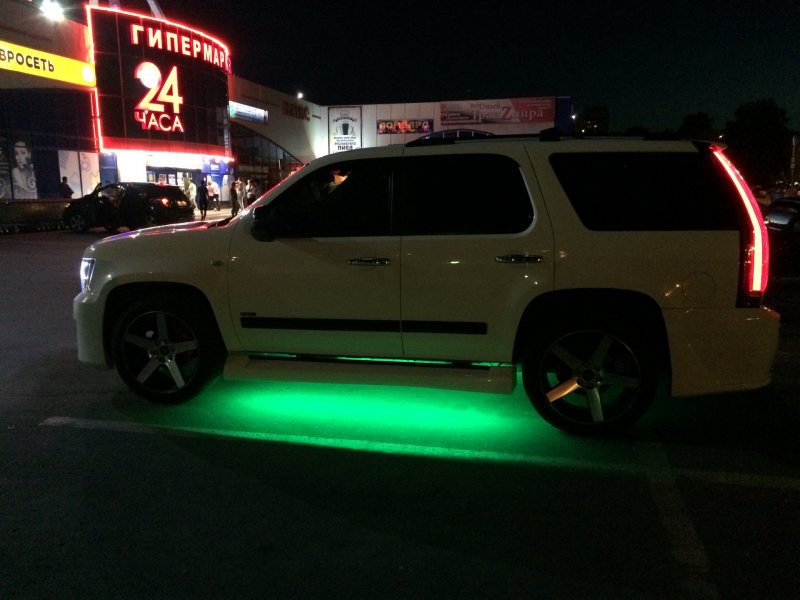 Chevrolet Tahoe 2019 обои