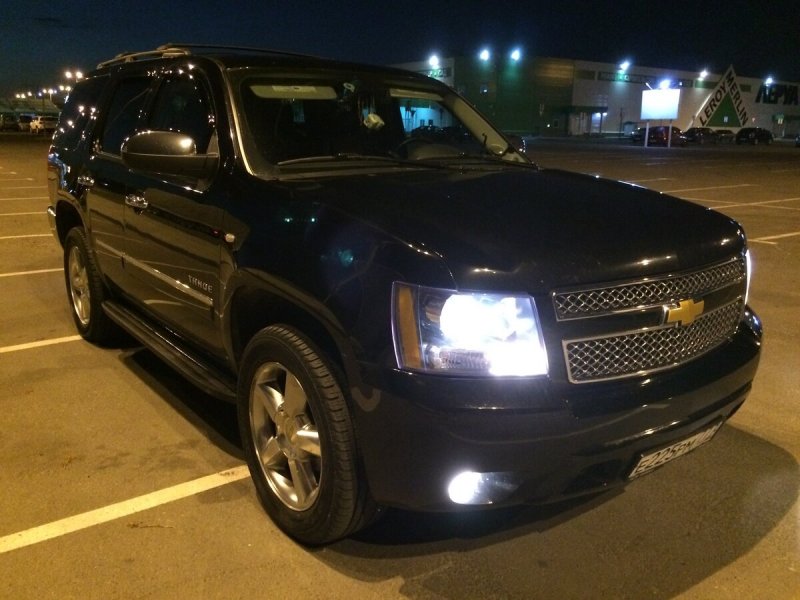 Chevrolet Tahoe Black 2011