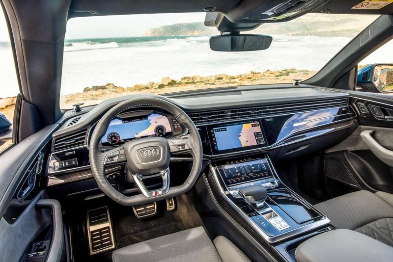 Audi q8 салон