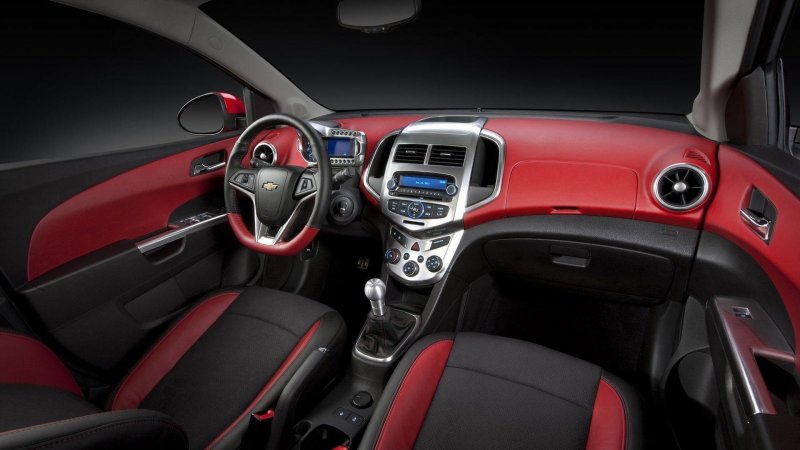 Chevrolet Aveo t300 салон