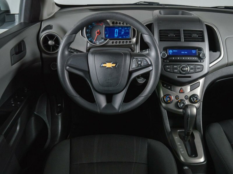 Chevrolet Aveo 2 Hatchback салон