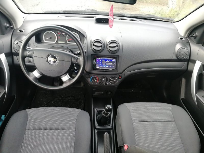 Chevrolet Aveo 2 комплектации