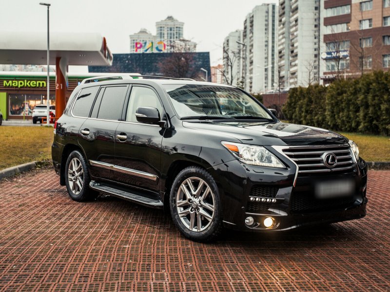 Lexus LX 570 2013 черный