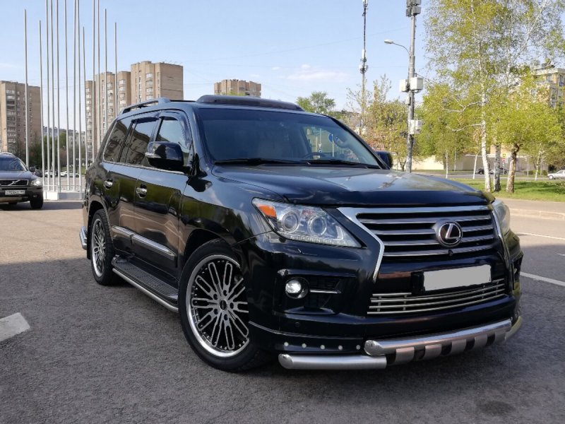 Lexus LX 570 2013