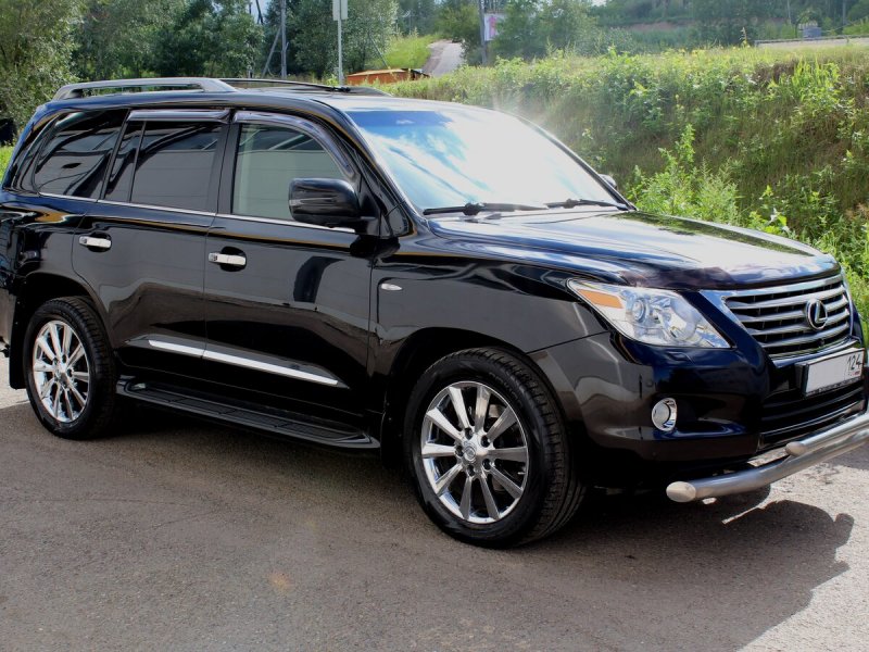 Lexus LX 3