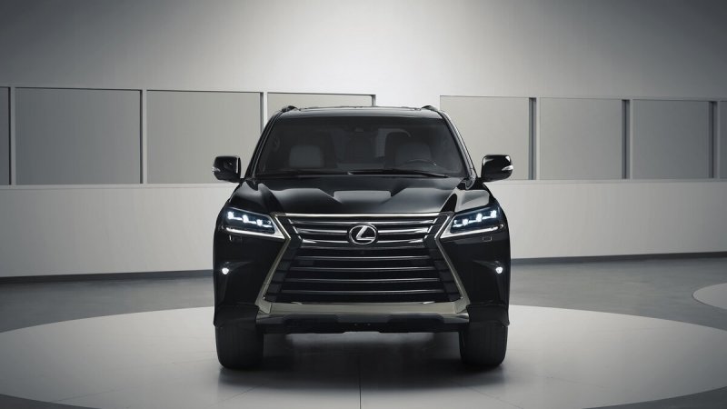 Внедорожник Lexus LX 570