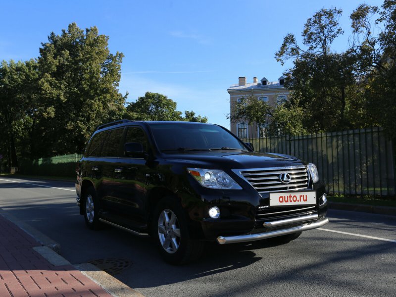 Внедорожник Lexus LX 570