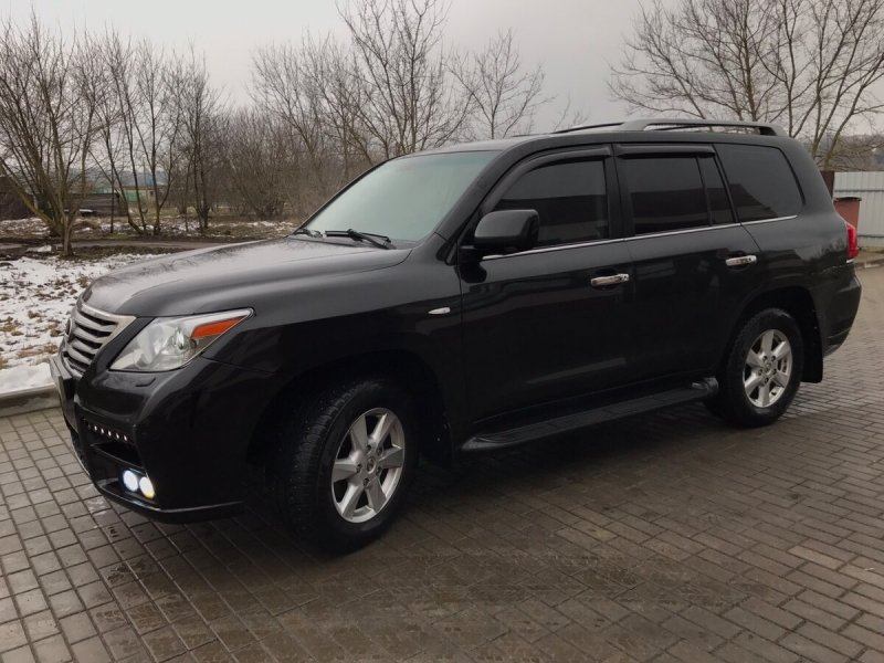 LX 570 2011 черный