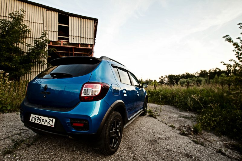 Renault Sandero Stepway сзади