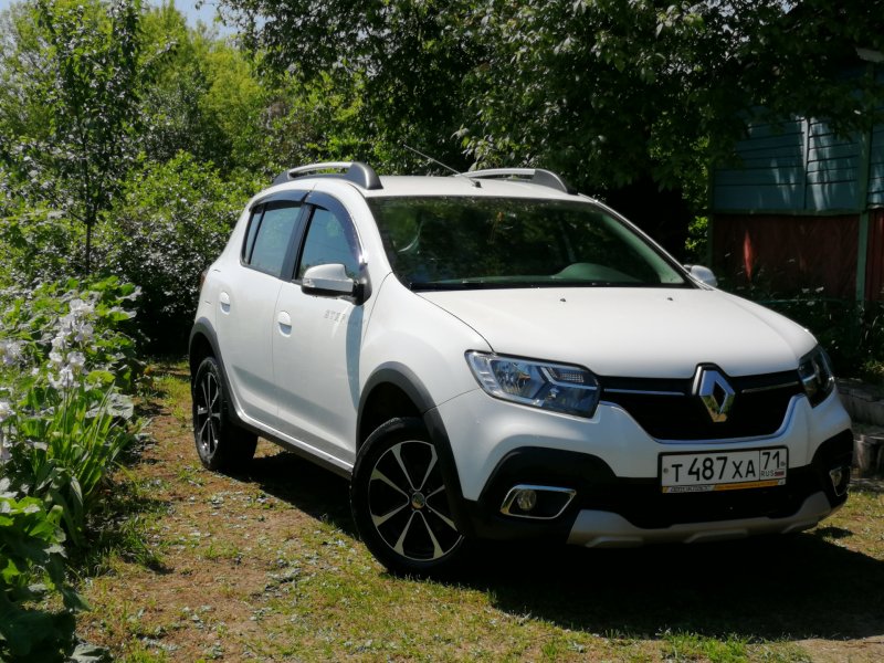 Renault Sandero Stepway 2021 белый