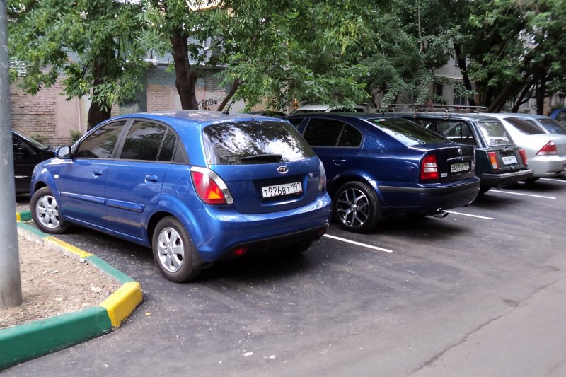 Припаркованные машины