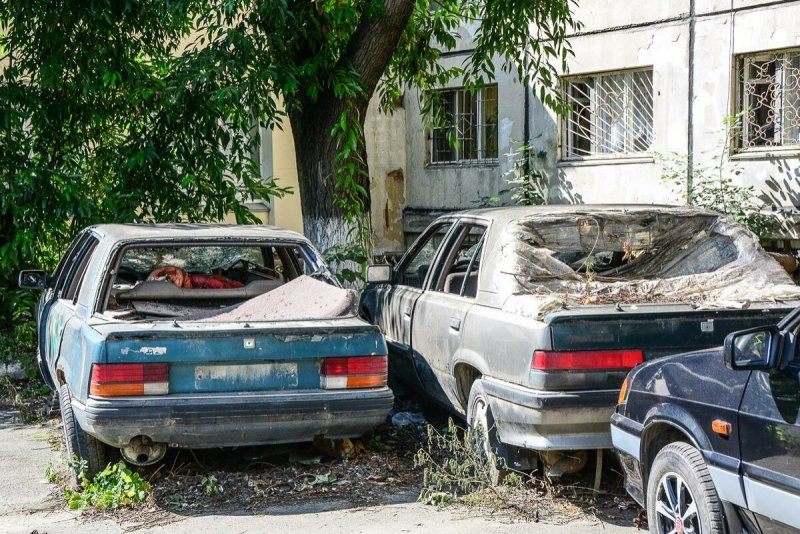 АВТОХЛАМ во дворе