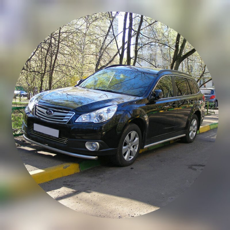 Машина на тротуаре