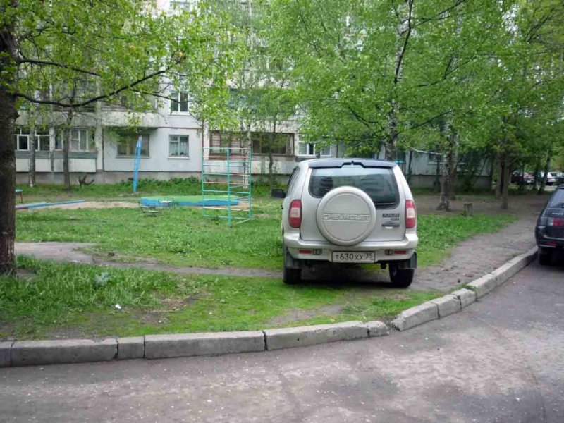 Газон автомобиль