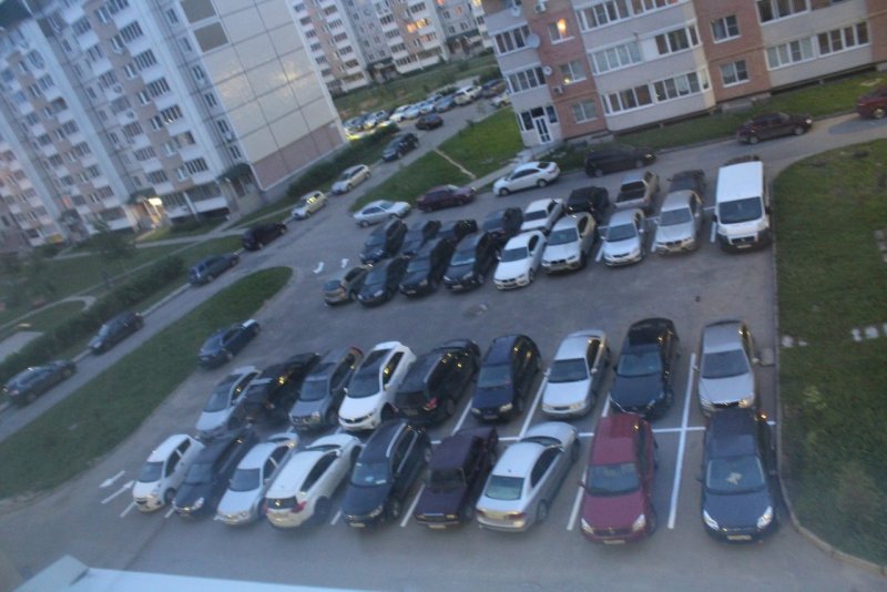 Паркинг во дворе