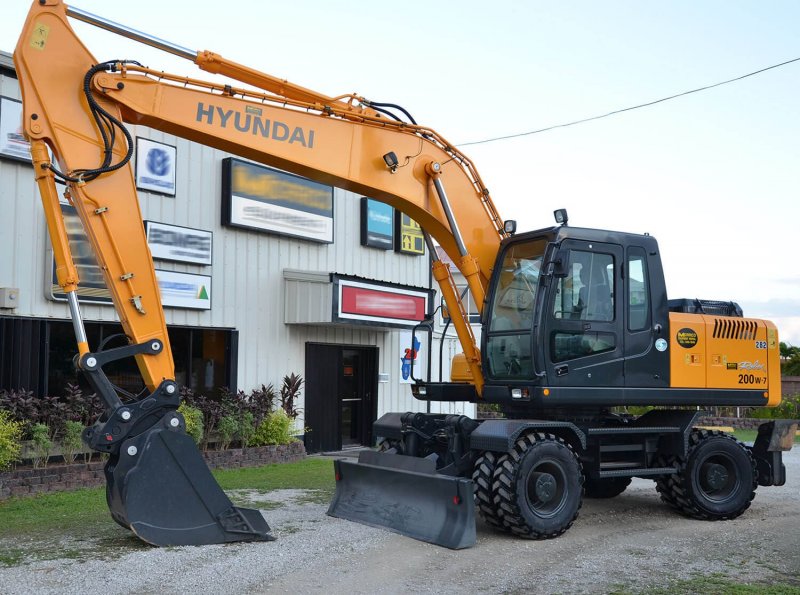 Hyundai r200w-7